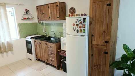 Lindo apartamento à 100 metros da praia de Mariscal - Ref.238