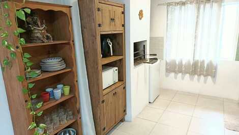 Lindo apartamento à 100 metros da praia de Mariscal - Ref.238
