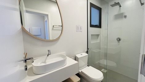 Aluga-se Apartamento Com 02 Dormitórios, Praia De Palmas, GCR/sc.