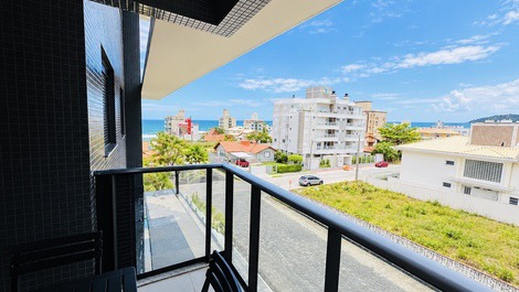 Aluga-se Apartamento Com 02 Dormitórios, Praia De Palmas, GCR/sc.