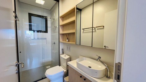 Aluga-se Apartamento Com 02 Dormitórios, Praia De Palmas, GCR/sc.