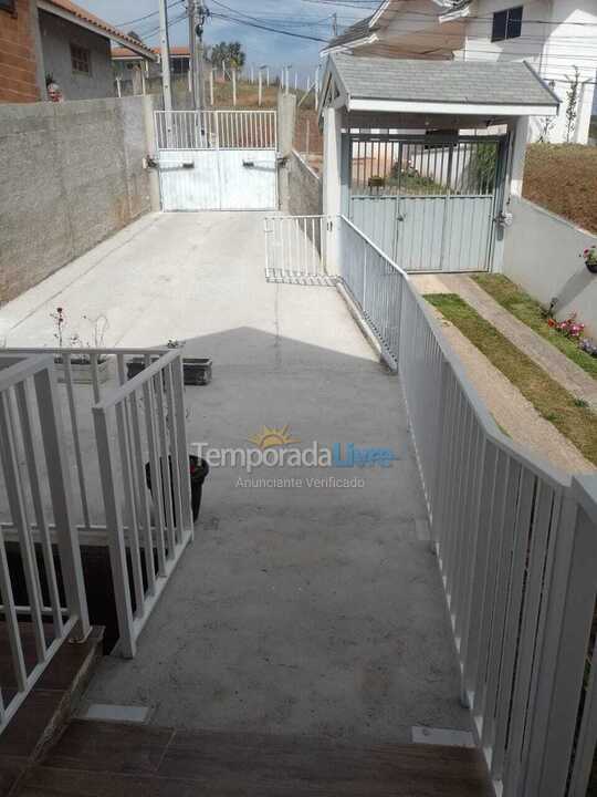 Casa para aluguel de temporada em Campos do Jordão (Imbiry)