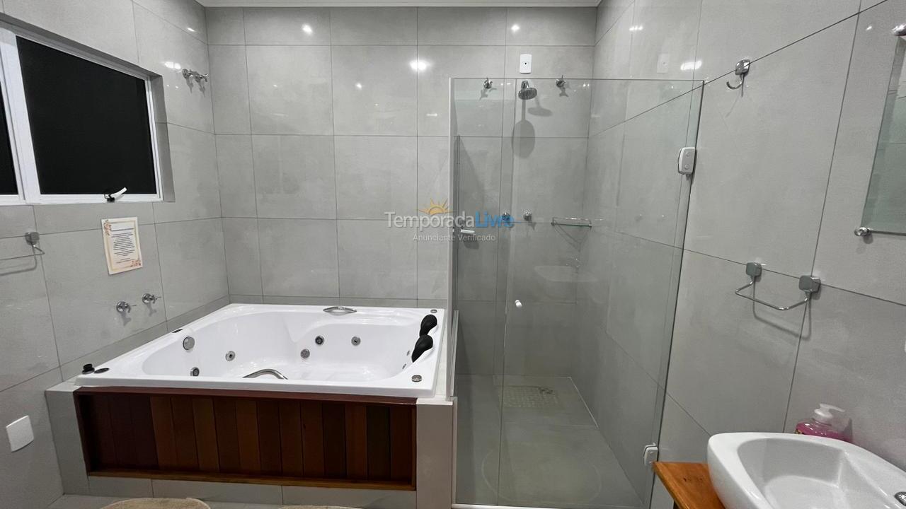 Casa para aluguel de temporada em Campos do Jordão (Imbiry)