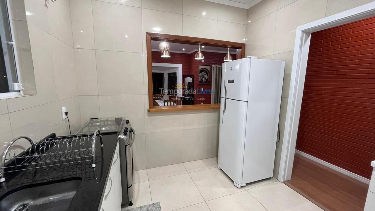 Casa para aluguel de temporada em Campos do Jordão (Imbiry)