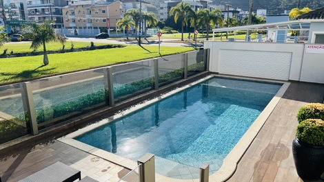 Aluga-se Apartamento Com 02 Dormitórios, Praia De Palmas