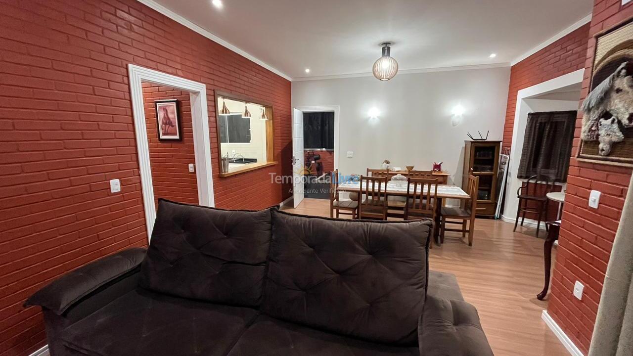 Casa para aluguel de temporada em Campos do Jordão (Imbiry)