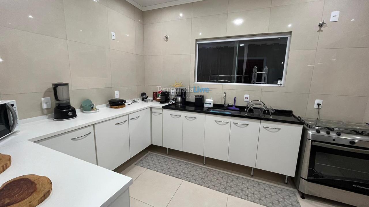 Casa para aluguel de temporada em Campos do Jordão (Imbiry)