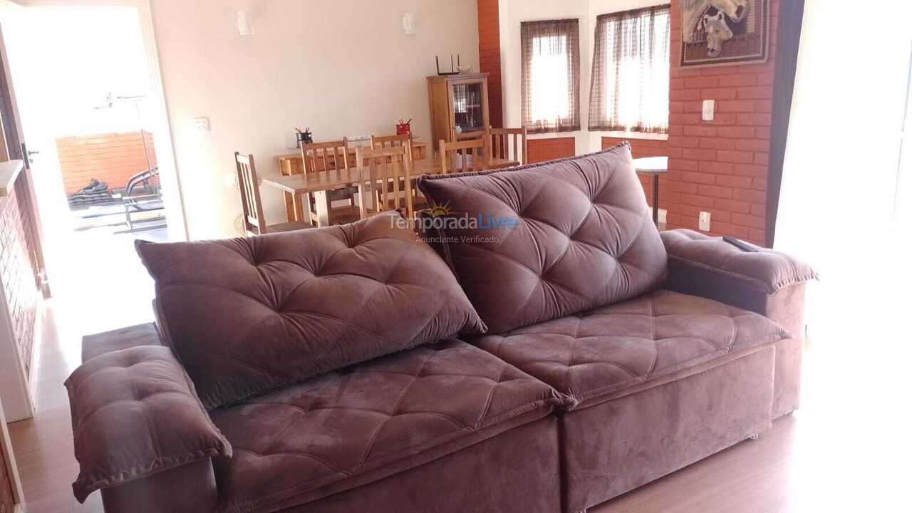 Casa para aluguel de temporada em Campos do Jordão (Imbiry)