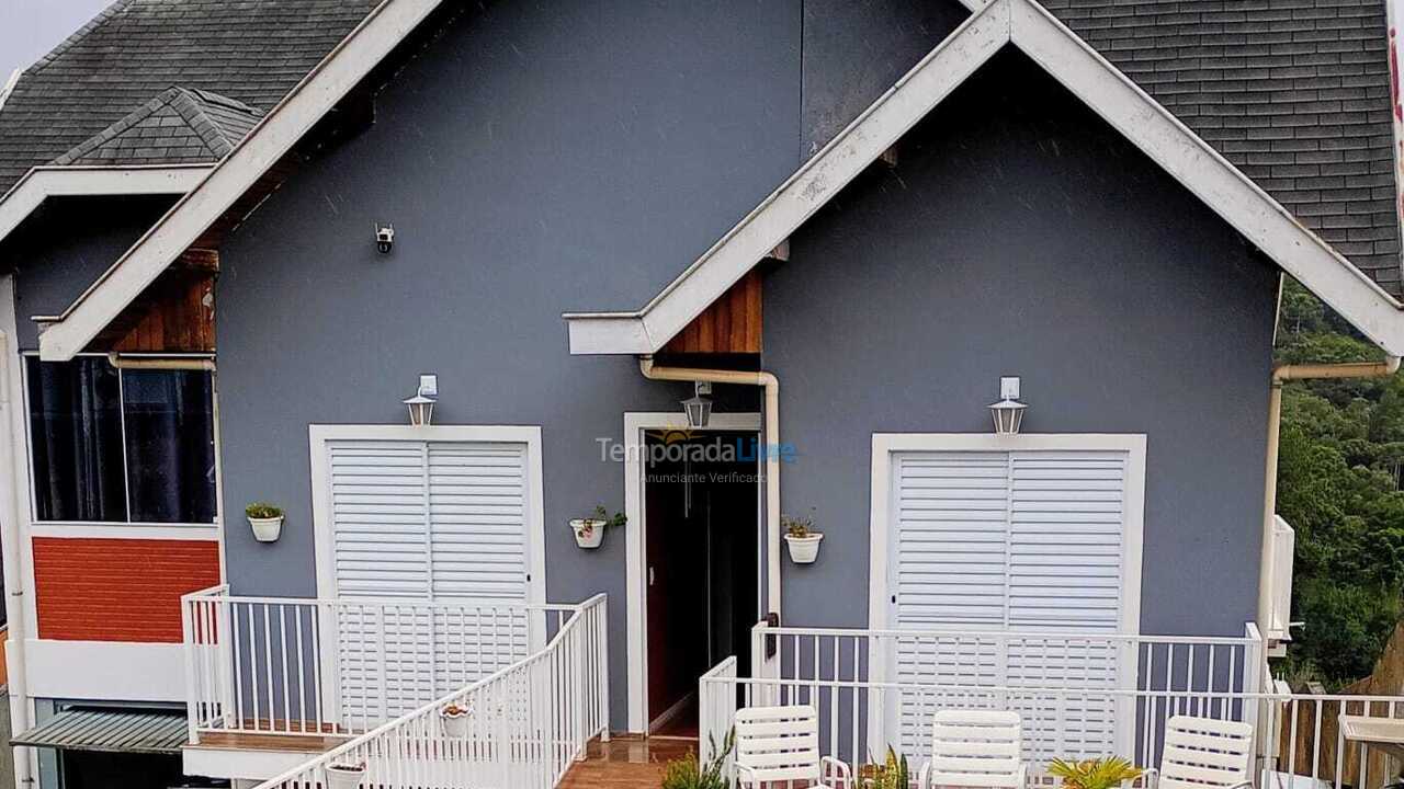 Casa para aluguel de temporada em Campos do Jordão (Imbiry)