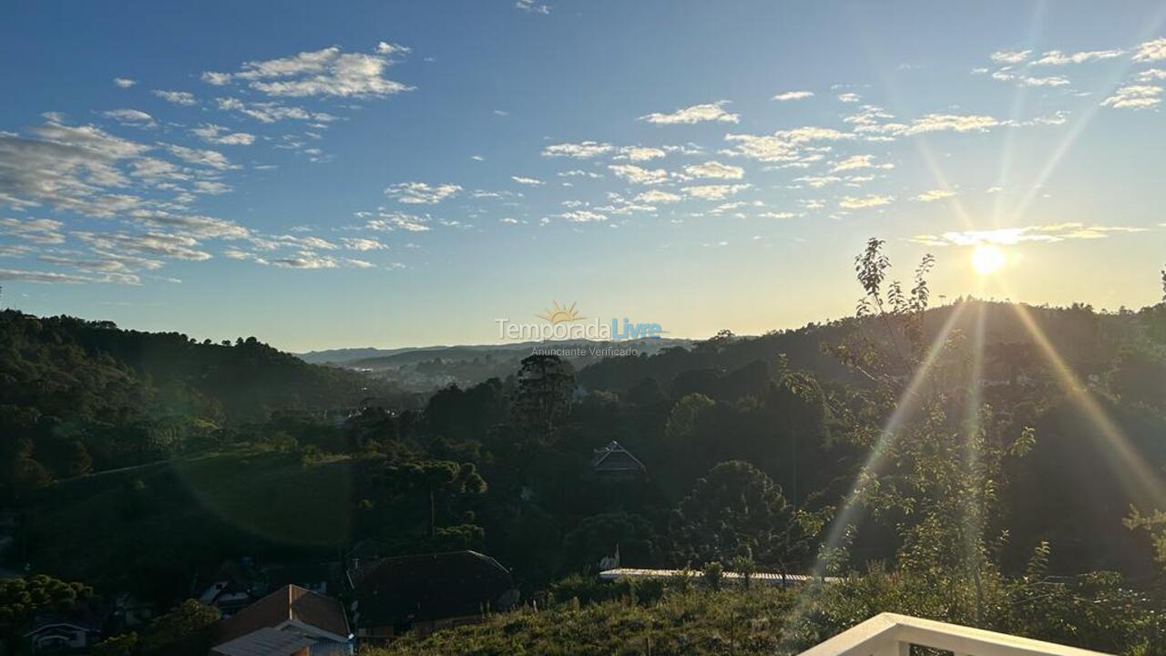 Casa para aluguel de temporada em Campos do Jordão (Imbiry)