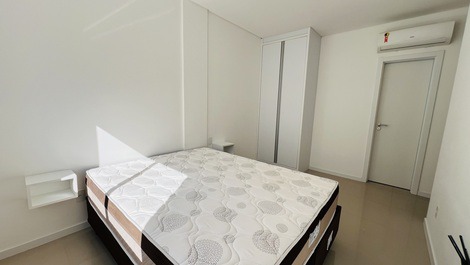 Aluga-se Apartamento Com 02 Dormitórios, Praia De Palmas
