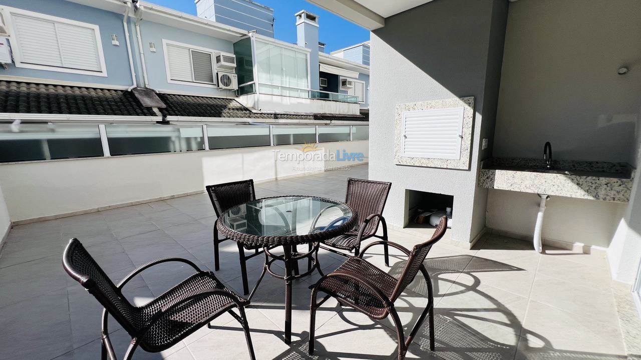 Apartamento para aluguel de temporada em Governador Celso Ramos (Praia de Palmas)
