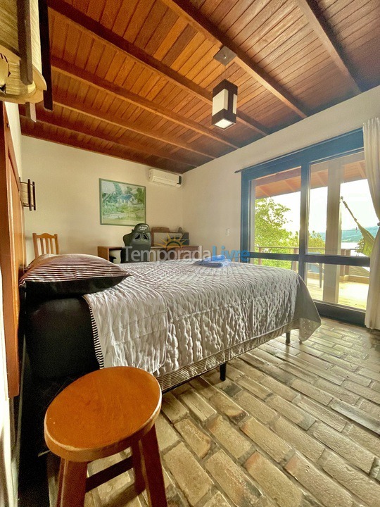 House for vacation rental in Garopaba (Praia da Ferrugem)