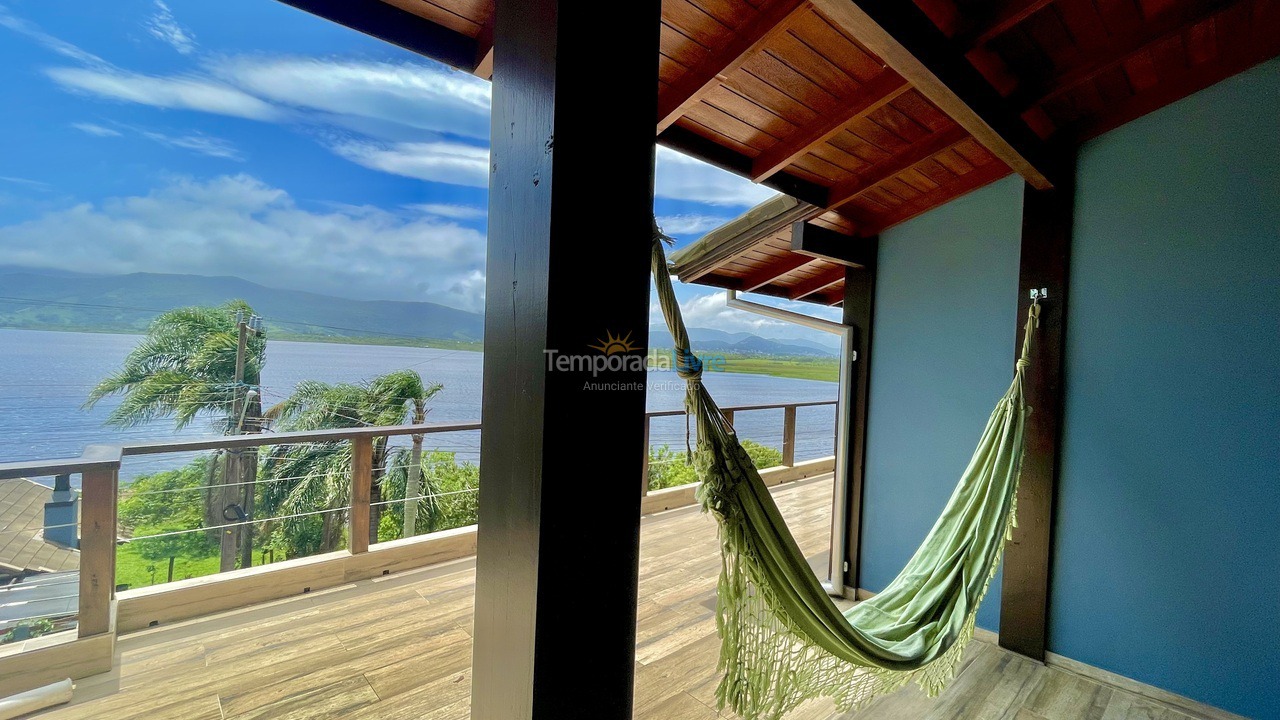 House for vacation rental in Garopaba (Praia da Ferrugem)