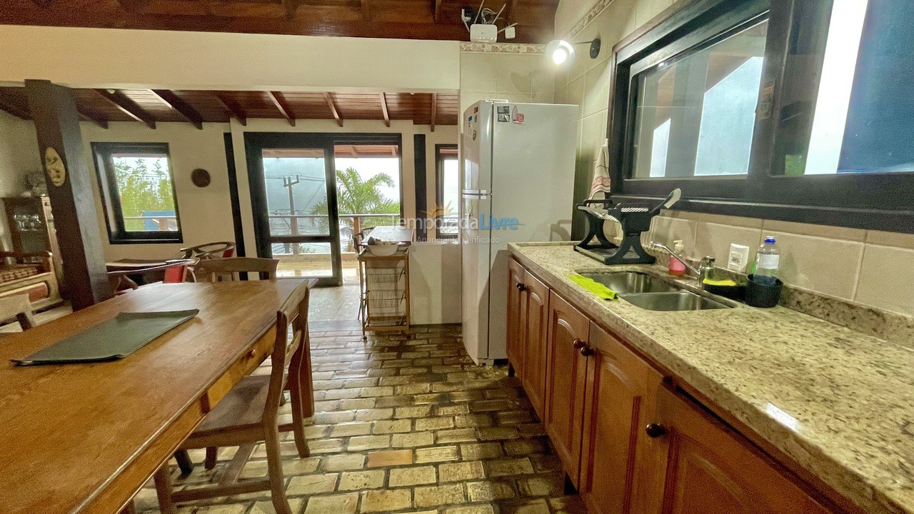 House for vacation rental in Garopaba (Praia da Ferrugem)