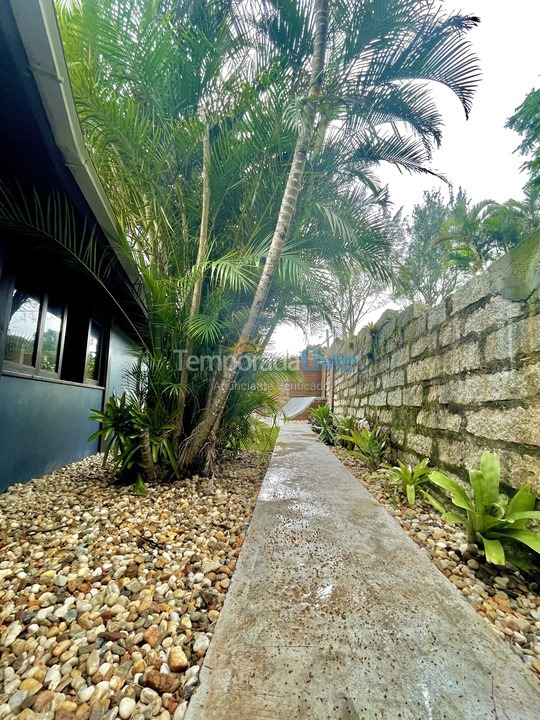 House for vacation rental in Garopaba (Praia da Ferrugem)