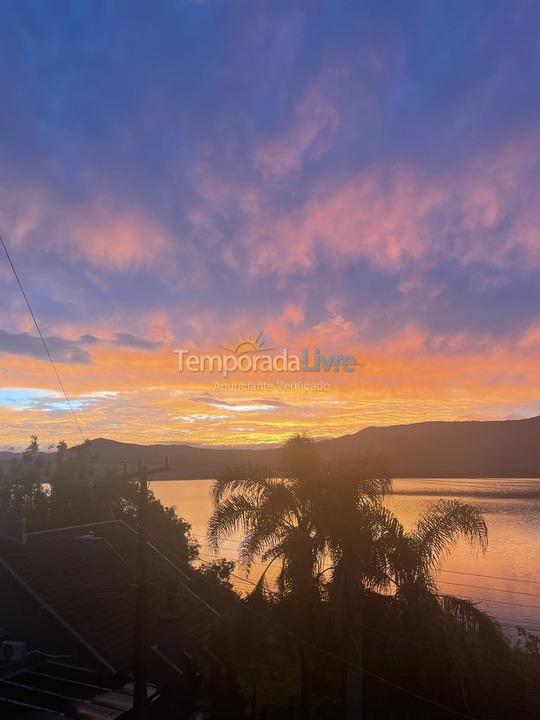 House for vacation rental in Garopaba (Praia da Ferrugem)