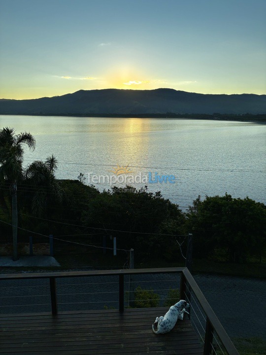 House for vacation rental in Garopaba (Praia da Ferrugem)