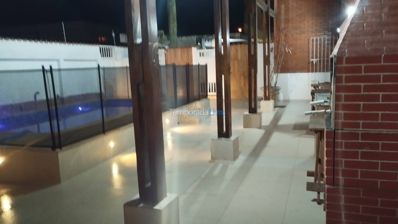 Casa para alquiler de vacaciones em Ubatuba (Praia Grande)
