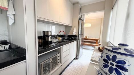 Vacation rental: 2 bedrooms, Avenida Brasil, Balneário Camboriú