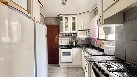 Vacation rental, 3 bedrooms, one block from the beach, Balneário Camboriú.