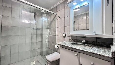 Vacation rental, 3 bedrooms, one block from the beach, Balneário Camboriú.