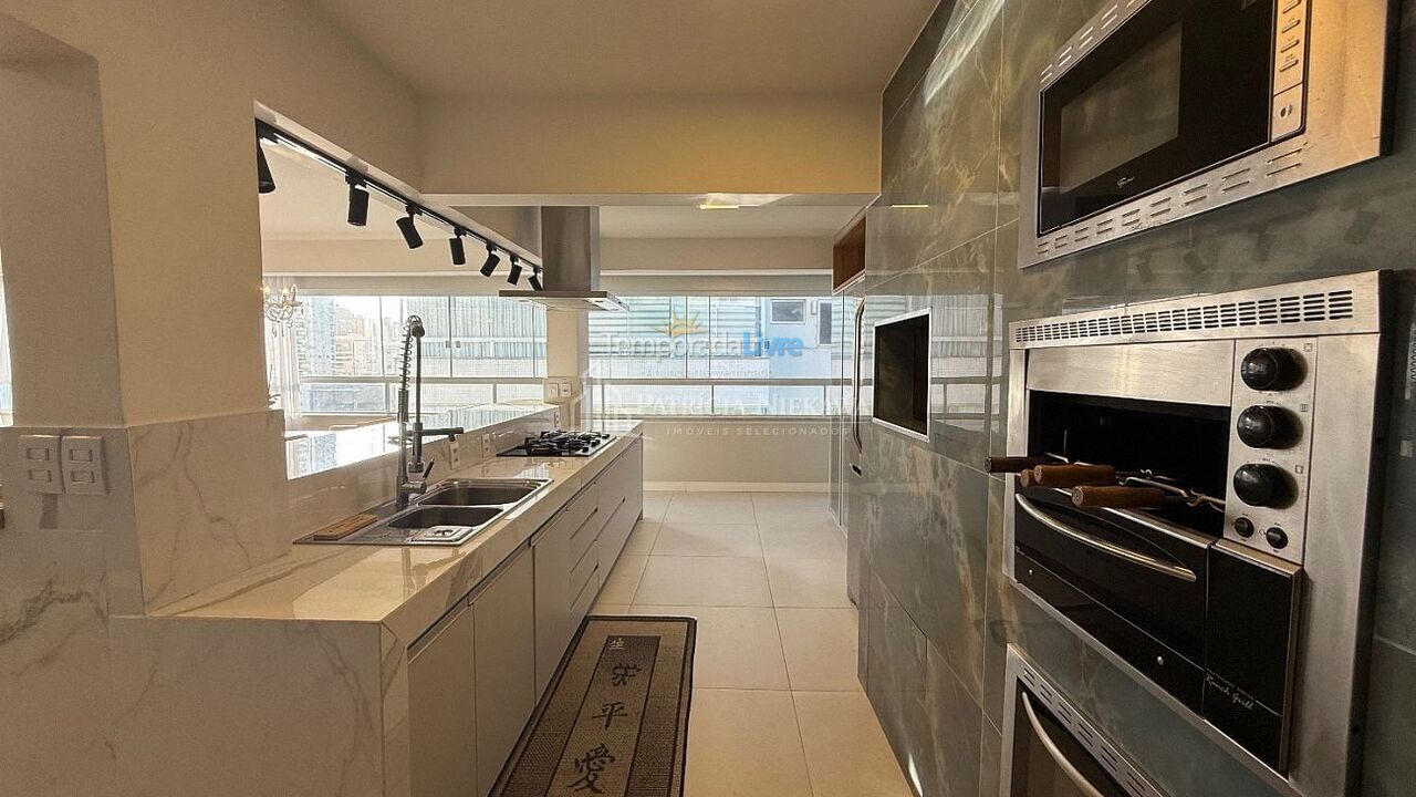 Apartamento para aluguel de temporada em Balneário Camboriú (Praia Central)