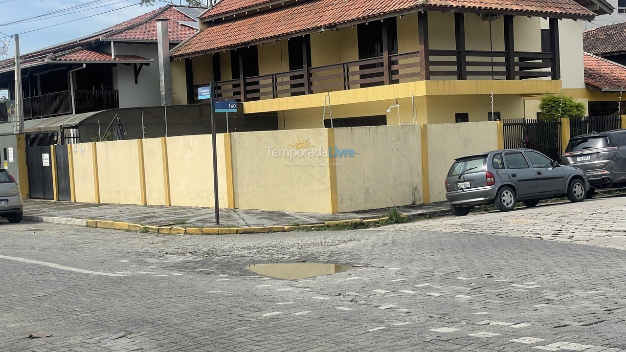 Casa para alquiler de vacaciones em Balneário Piçarras (Piçarras)