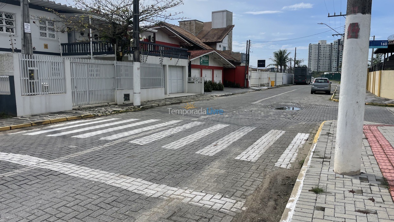 Casa para alquiler de vacaciones em Balneário Piçarras (Piçarras)
