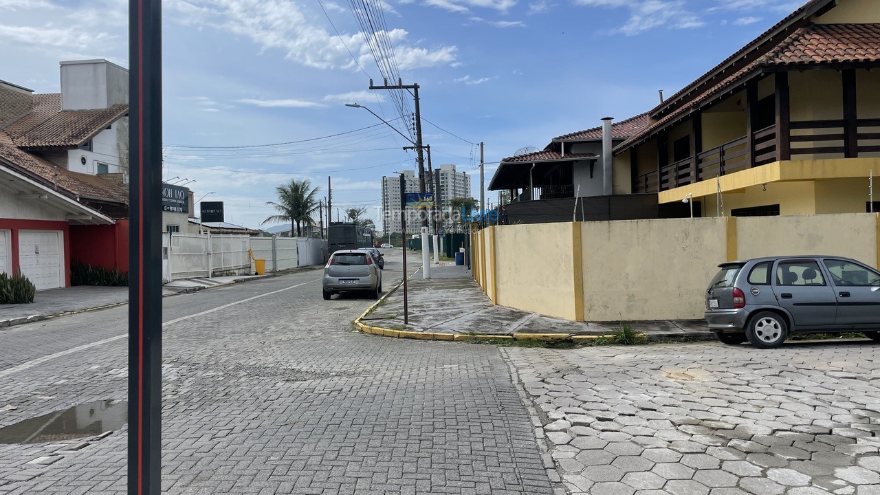 Casa para alquiler de vacaciones em Balneário Piçarras (Piçarras)
