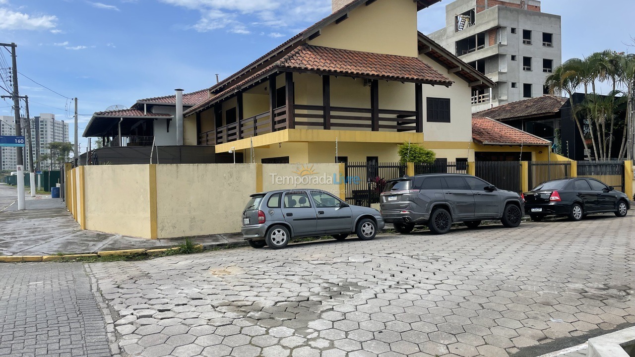 Casa para alquiler de vacaciones em Balneário Piçarras (Piçarras)