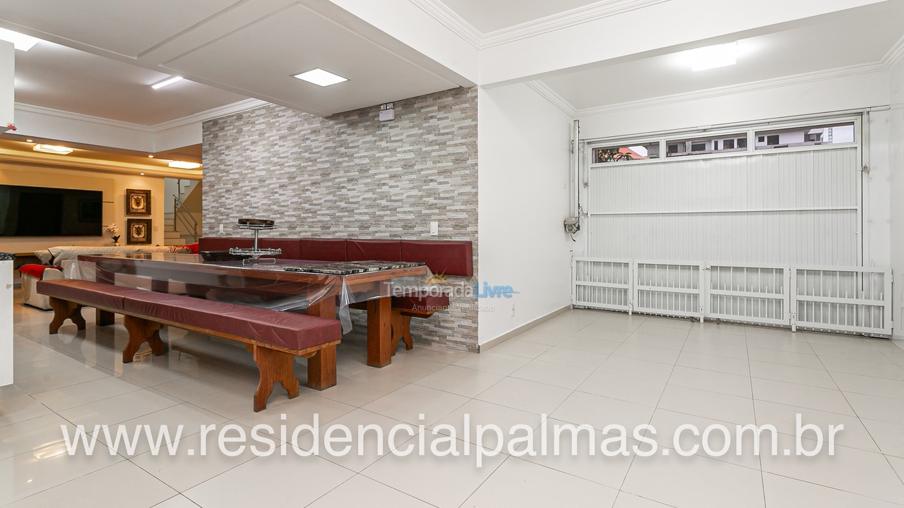 Casa para aluguel de temporada em Governador Celso Ramos (Praia de Palmas)