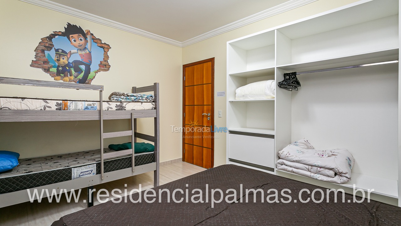 Casa para aluguel de temporada em Governador Celso Ramos (Praia de Palmas)