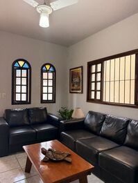 Excellent two-story house. 250 meters from the beach.