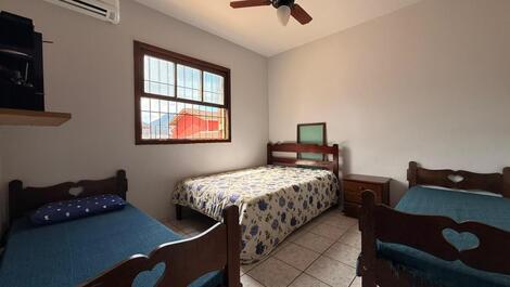 Excellent two-story house. 250 meters from the beach.
