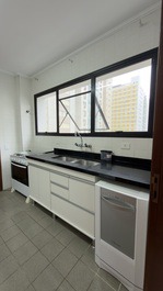 Cozinha com lava louças