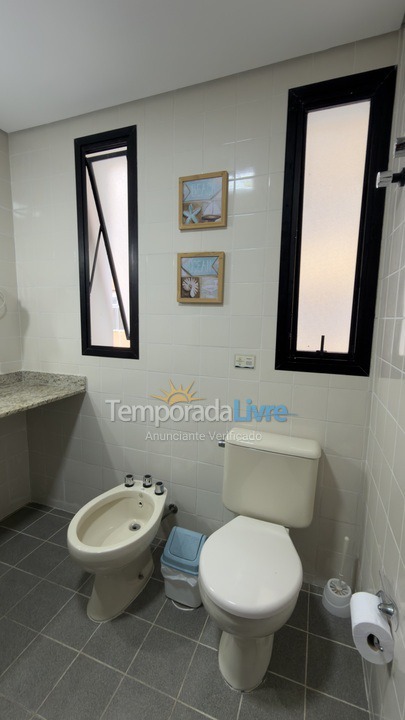 Apartamento para aluguel de temporada em Guarujá (Pitangueiras)