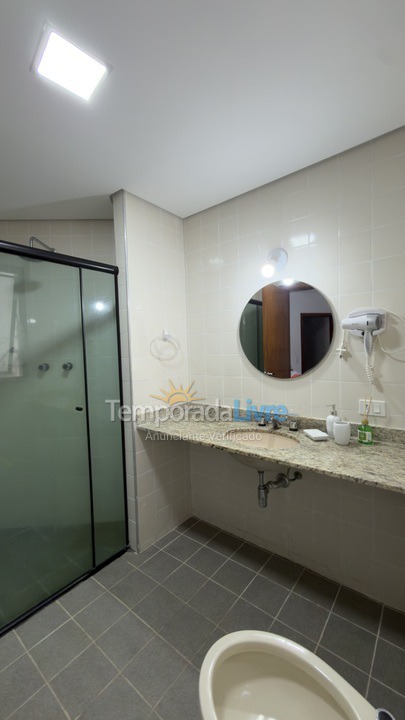 Apartamento para aluguel de temporada em Guarujá (Pitangueiras)