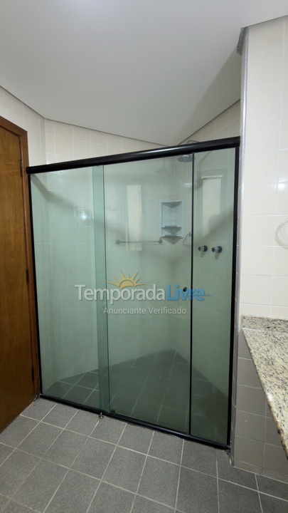 Apartamento para aluguel de temporada em Guarujá (Pitangueiras)