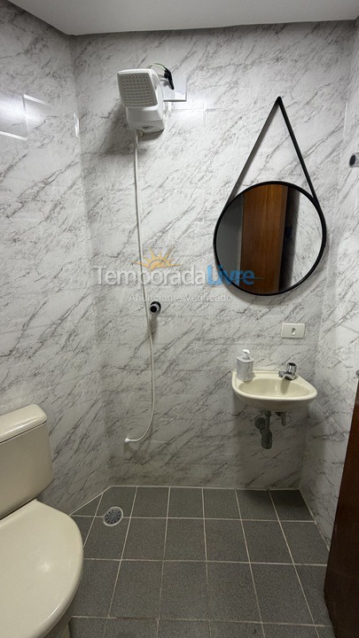 Apartamento para aluguel de temporada em Guarujá (Pitangueiras)