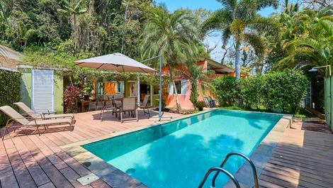 Piscina e deck