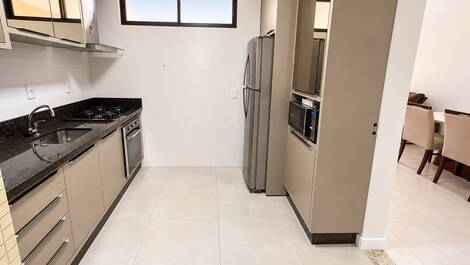 Lindo Dúplex na Praia de Mariscal com 02 suítes