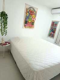 Lindo apartamento à 100 metros da praia de Mariscal - Ref.238
