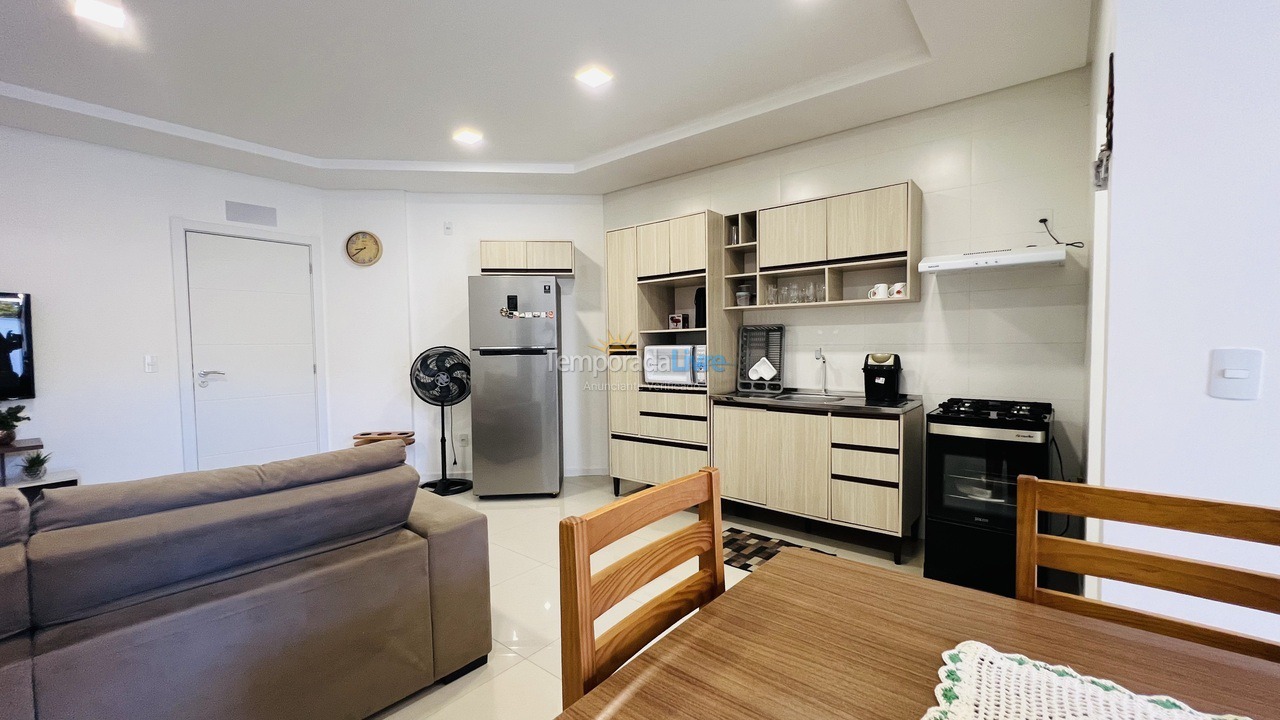 Apartamento para alquiler de vacaciones em Governador Celso Ramos (Praia de Palmas)