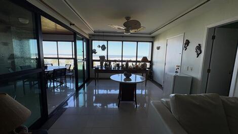 EXCELENTE APARTAMENTO FRENTE MAR COM 5 SUITES - RIVIERA