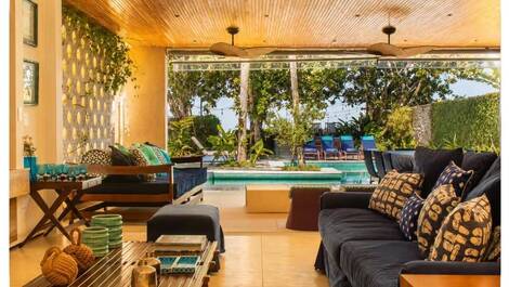 Cambaquara Beachfront House in Juquehy