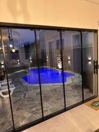 Triplex com Piscina Aquecida + 5 Ar Condicionado
