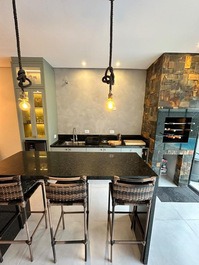Triplex com Piscina Aquecida + 5 Ar Condicionado
