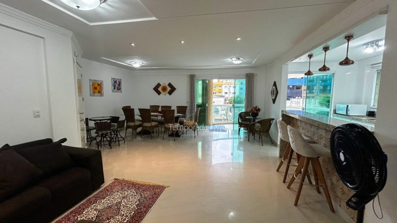 Casa para aluguel de temporada em Bombinhas (Praia de Bombas)