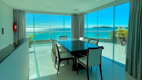 COBERTURA DÚPLEX BEIRA MAR